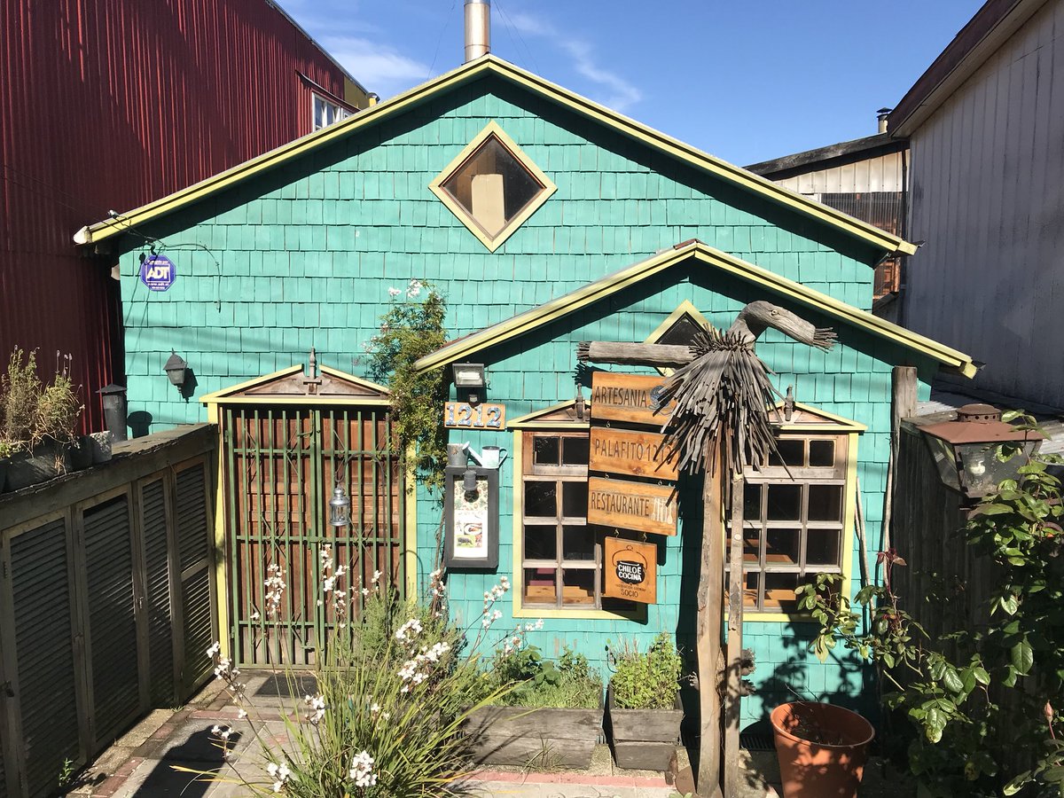 itsasma11world's tweet photo. Les maisons colorées de #Chiloé. So #kitch !!! https://t.co/kZ0XE3kuGW