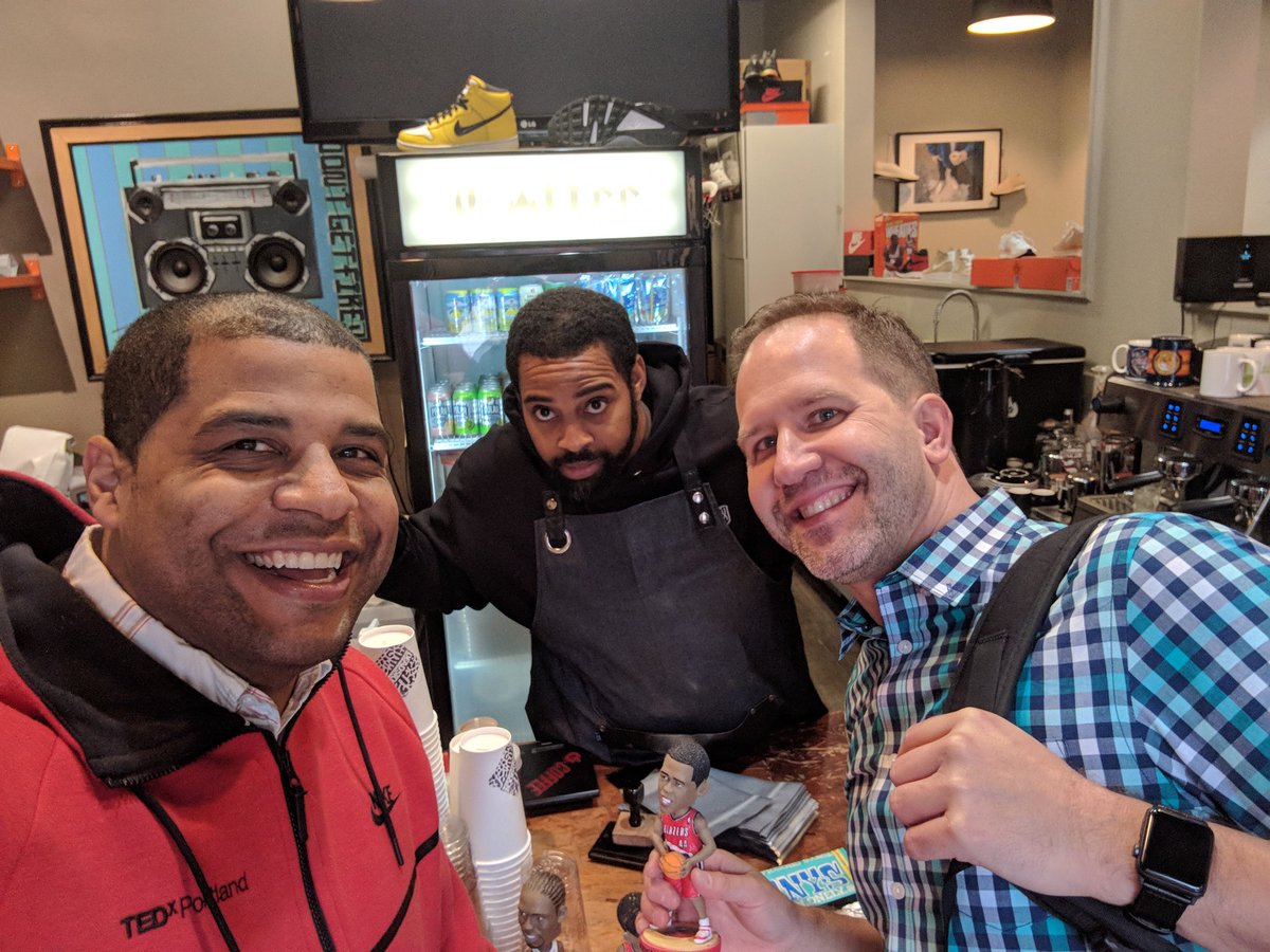 PDXStephenG's tweet photo. Talking community, storytelling &amp; why everyone needs a @Tesla for a day with @shanselman &amp; @eeeWeezie. #RainDropsDropTops https://t.co/X74P00jcxJ