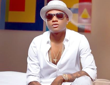 Plentygist's tweet photo. GEJ, Atiku & Ben Bruce applauded Wizkid for beating the likes of Jay-Z, Drake, SZA, Cardi B & others artistes to clinch the Best International Act #MOBO2017 awards.
@Gidi_Traffic https://t.co/vj1XnX7FzG