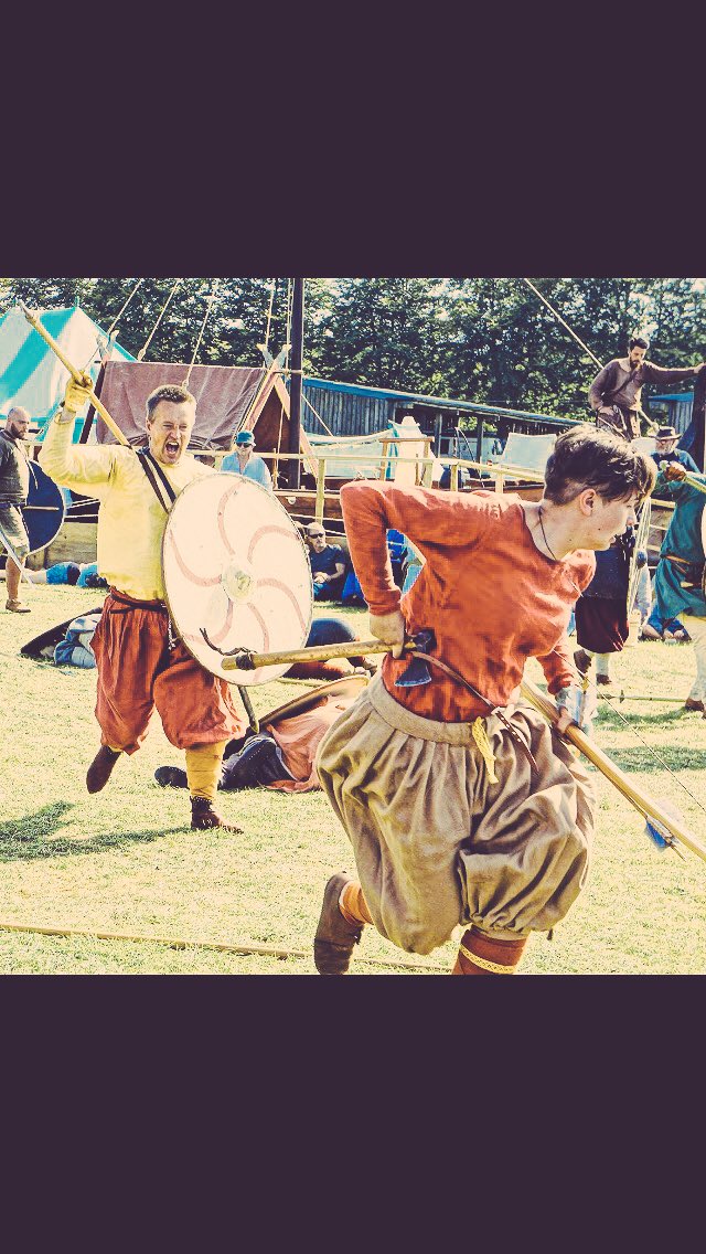 History_bubdock's tweet photo. 9th century problems #whentheshieldwallbreaks https://t.co/l8qZjneU5A