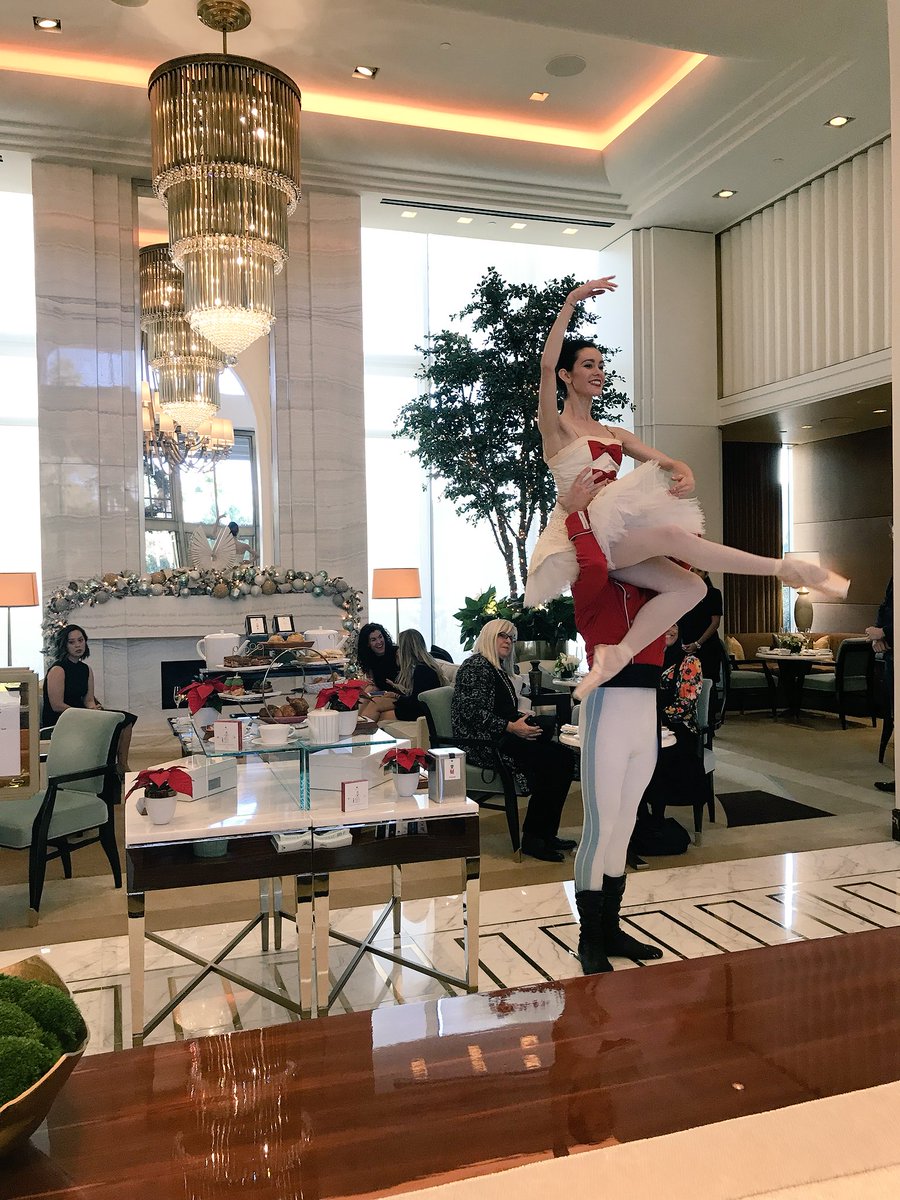 LeilasList's tweet photo. The @WaldorfAstoria #BeverlyHills partnered with @tealeavesco and #LABallet to launch their #Nutcracker Afternoon tea menu and holiday package running thru December. ๐โ๏ธ๐ฐ @WaldorfBevHills #lovebevhills #luxurytravel https://t.co/2rPTLzFNrU