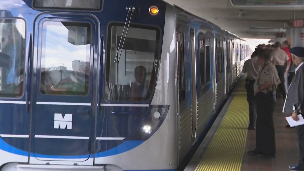 New #Metrorail trains debuted today, replacing decades-old system bit.ly/2j4LJT3?utm_so… https://t.co/oZ1v0bXPaD