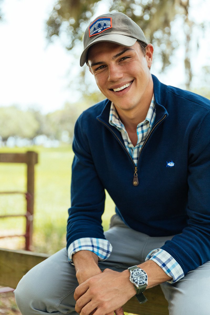 southerntide's tweet photo. Pull on our soft Alpenglow ¼ Zip Sweater as cooler weather moves in https://t.co/vo713Qh0qD #southerntide https://t.co/AttV72Thbv