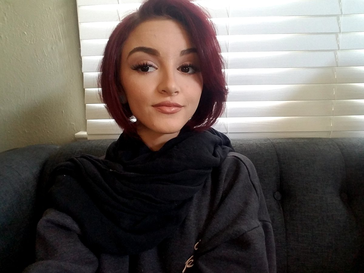 LolaFaeXXX's tweet photo. Have a good day everyone! 

Makeup&amp;hair for @Nubiles
 
Florida non binary babe just conforming for the love of performing just cold in Cali https://t.co/0L1pM8jyGb