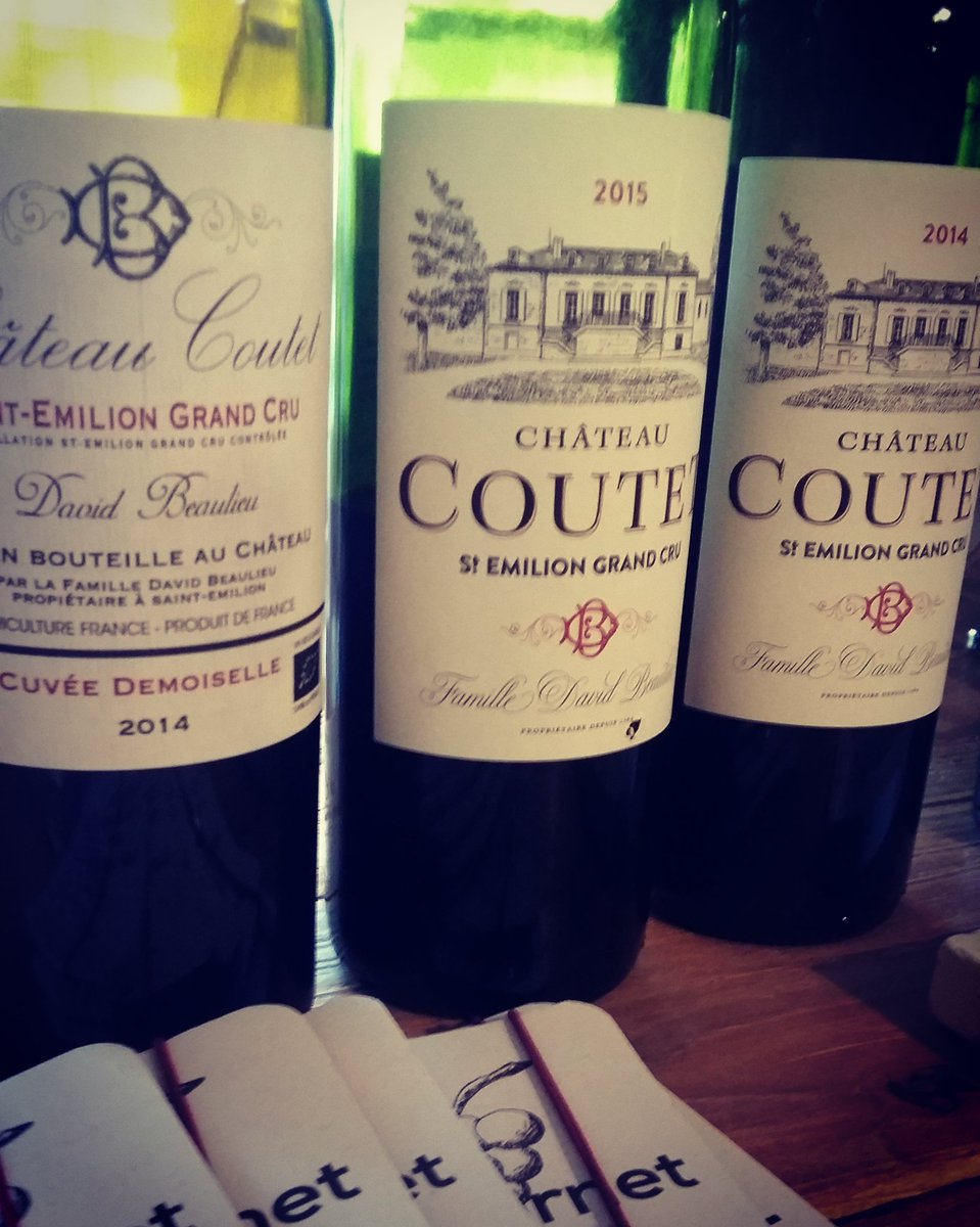 comte_so's tweet image. Tasting...un beau moment ! Du saint Emilion qui envoie !!!! Superbe !!! #winelover #wineaddict @SudOuestVin 👍