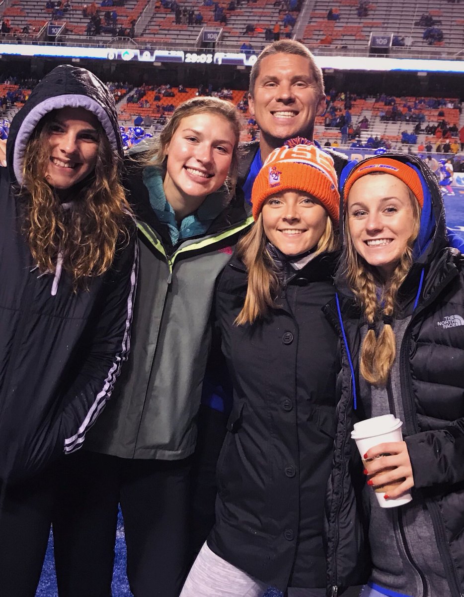 apple_haley's tweet photo. I am so grateful for all of my family, friends, and coaches who have supported me through this process... I am excited to announce my verbal commitment to play soccer for Boise State University!
#gobroncos 🐴💙⚽️ https://t.co/OboD2SKLEo