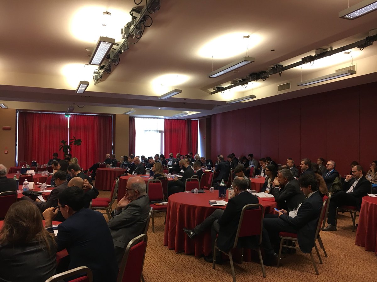 ggrandinetti77's tweet photo. First Session C2B @vibram Proud to be .. thanks to #ForumRetail2017 @salescloud https://t.co/nHKNXTTZQE