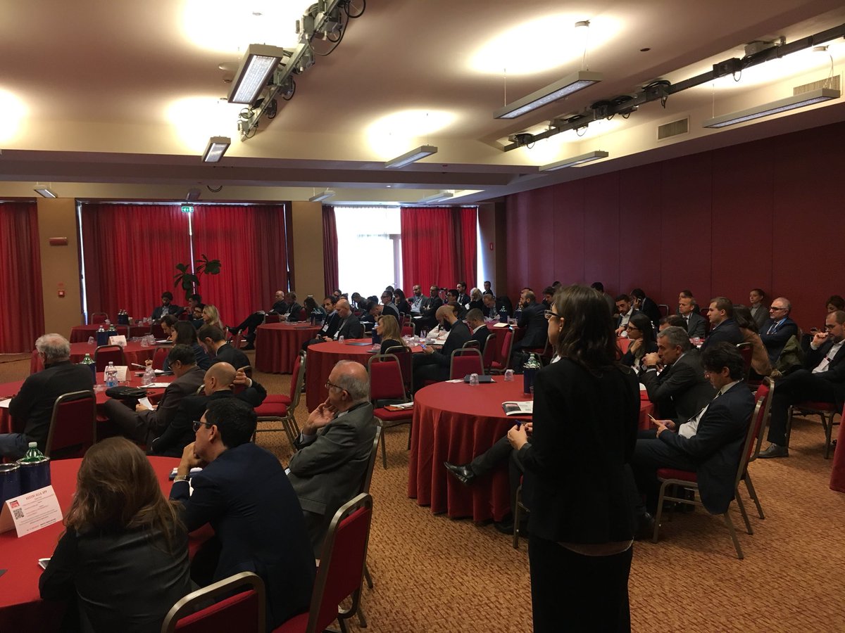 ggrandinetti77's tweet photo. First Session C2B @vibram Proud to be .. thanks to #ForumRetail2017 @salescloud https://t.co/nHKNXTTZQE