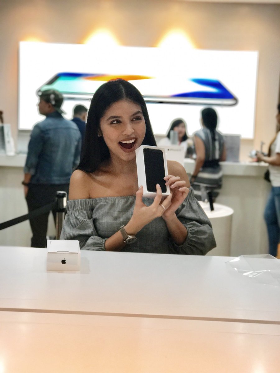 Happy to be part of @powermaccenter #PMCiPhoneX launch! Thank you Power Mac for having me! 😊