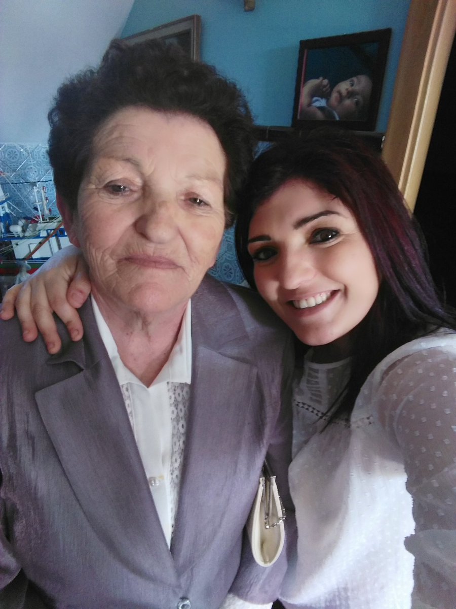 A_KATUXA's tweet photo. #LandRober106 !!! A persona mais guapa por dentro e por fora!!! Queroche mamá!!!!!!! Eu quero lotería e si toca Empanada da katuxa para land Rober!!!!! https://t.co/QJmHsOQwYD
