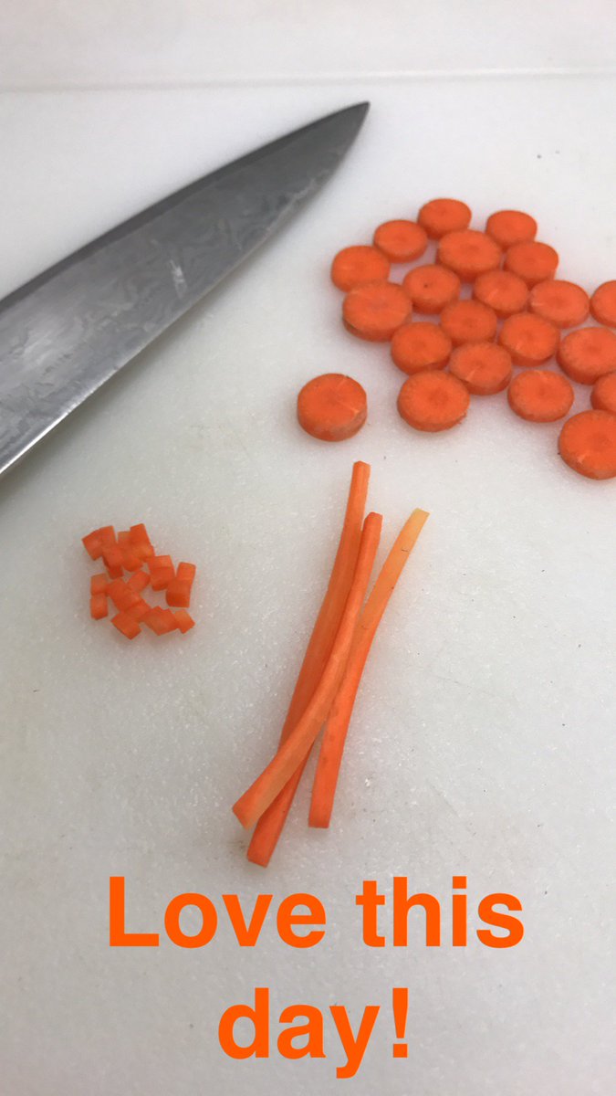 twcpculinary's tweet photo. It's beginning to look a lot like...my favorite time of the year! #knifeskills #carrots #potatoes #jullienne #brunoise #batonnet #smalldice #practicemakesperfect #yougotthis #twcpculinary https://t.co/CJVspyOtC3