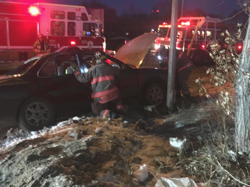 Accident Victim Extracted From Vehicle dlvr.it/Q3jjlP https://t.co/Ql5cRveWRQ