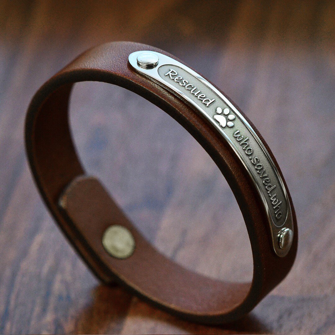 mavenmetals's tweet photo. **GIVEAWAY**
We are giving away our rescued pet bracelet! Follow us, like and retweet this post. That's all you have to do. A winner will be chosen on December 15th.
#giveaway #dogmom #RescueDogs #rescuedpets #petlover https://t.co/YjJmHdJxiz