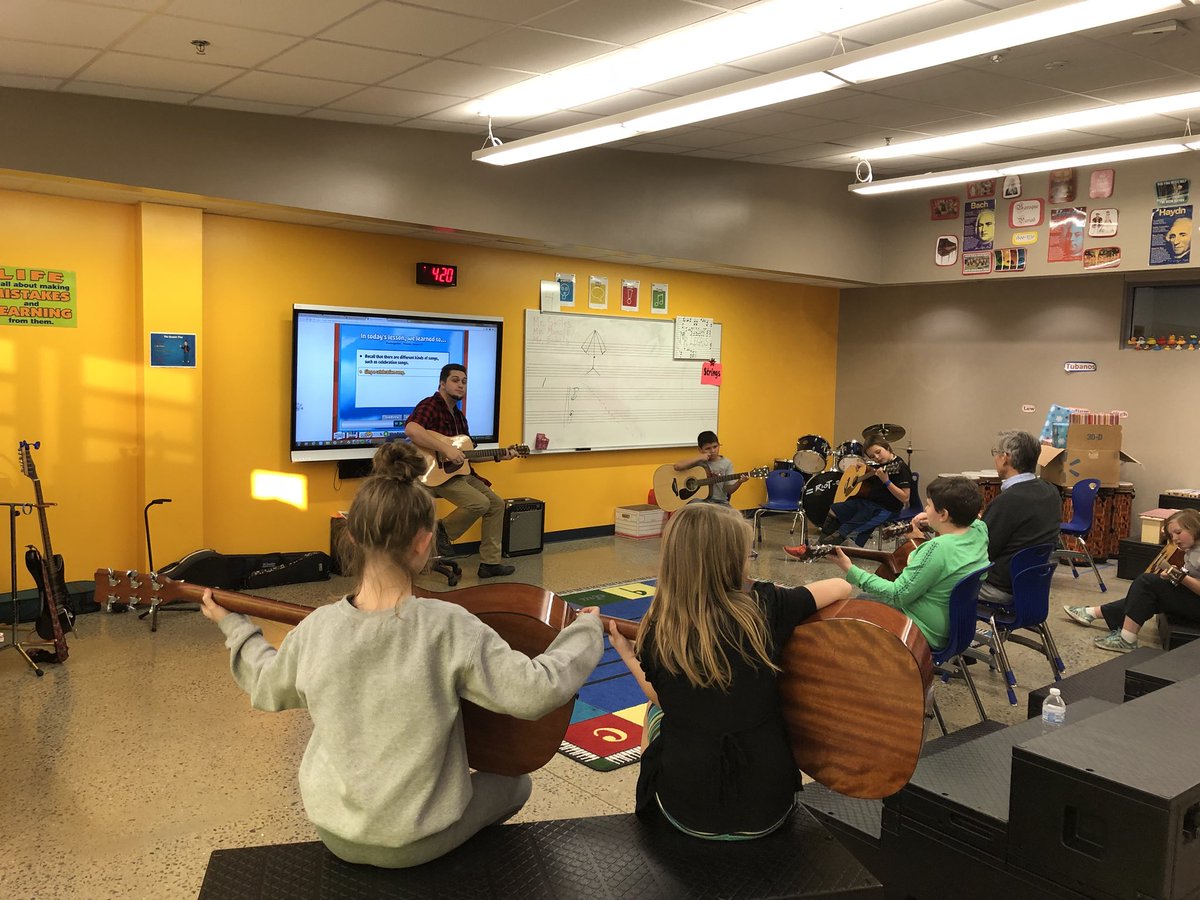 StephWorthey's tweet photo. Music mentor group! Learning through music! #sesstandout @Springhillbrier https://t.co/IfOtw80KDo