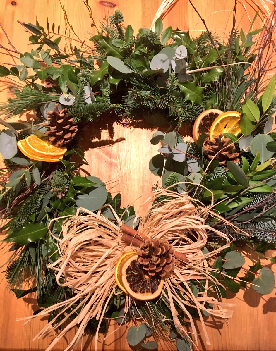 emilychiswell's tweet photo. just had the lushest evening @TheRoseShed making this little beauty. am wildly impressed with myself. https://t.co/HClKCwNR5D