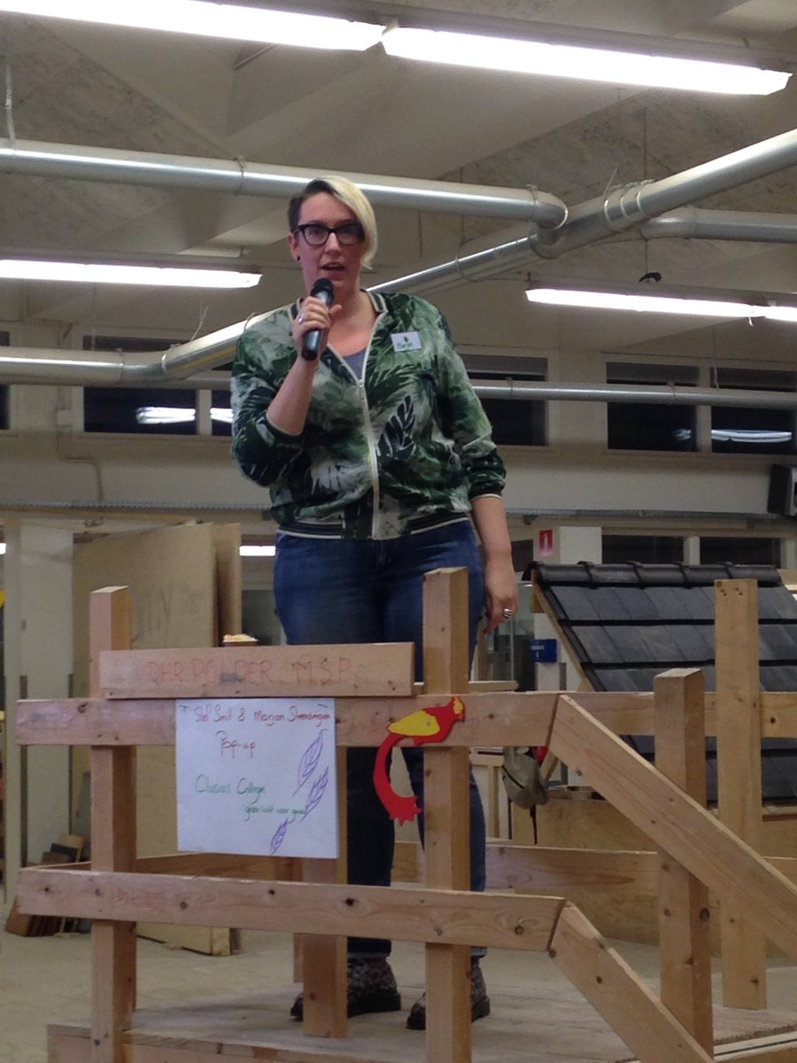 LiesbethBreek's tweet photo. Goed bezochte #MeetUP072 met prachtige pitches van bevlogen docenten die de verbinding gemaakt hebben tussen onderwijs &amp; bedrijfsleven. Wordt vervolgd! https://t.co/aoLCmejN9A