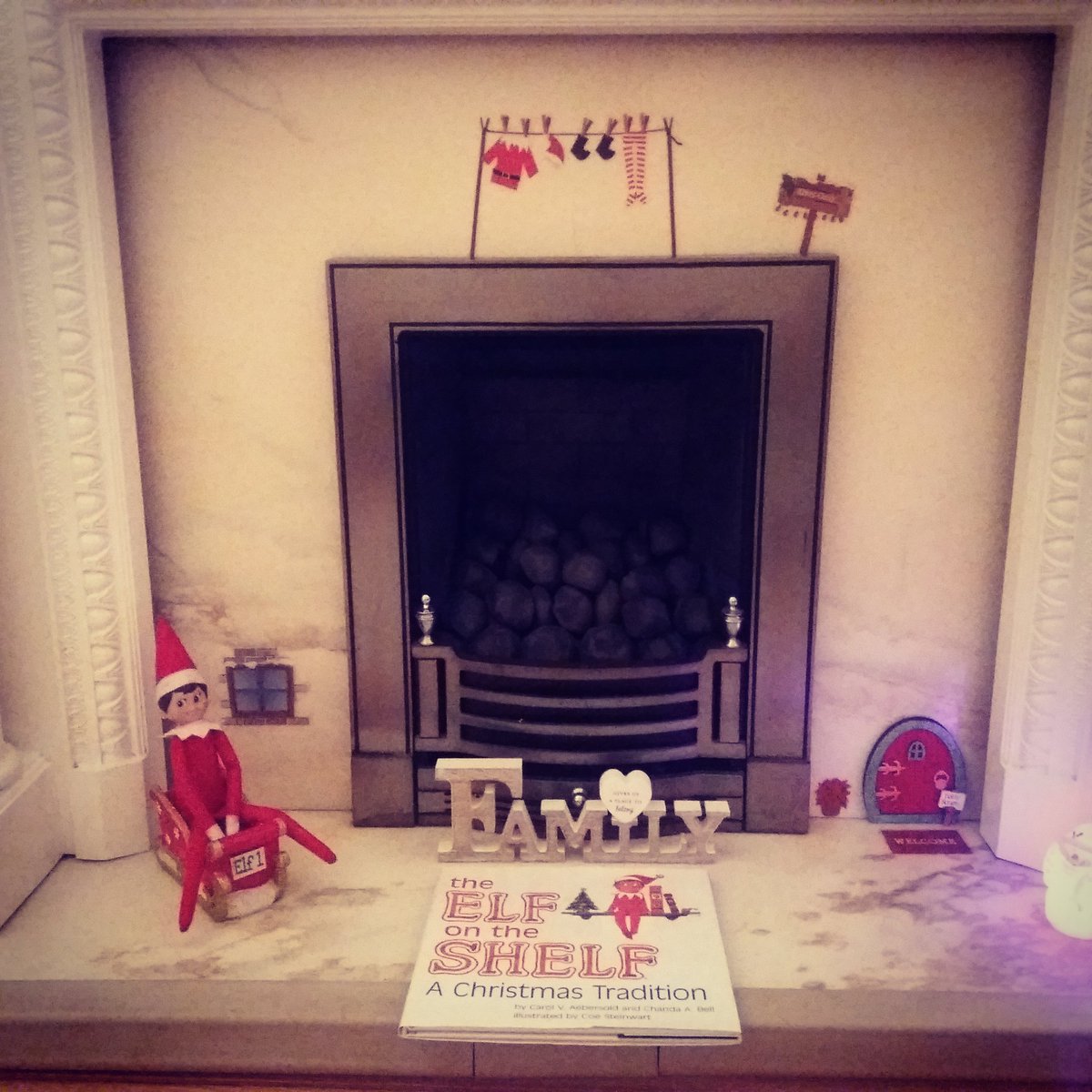 nickelly85's tweet image. #bobsback #christmas #2017 #bob #elfontheshelf #elf #anticts #fun #love