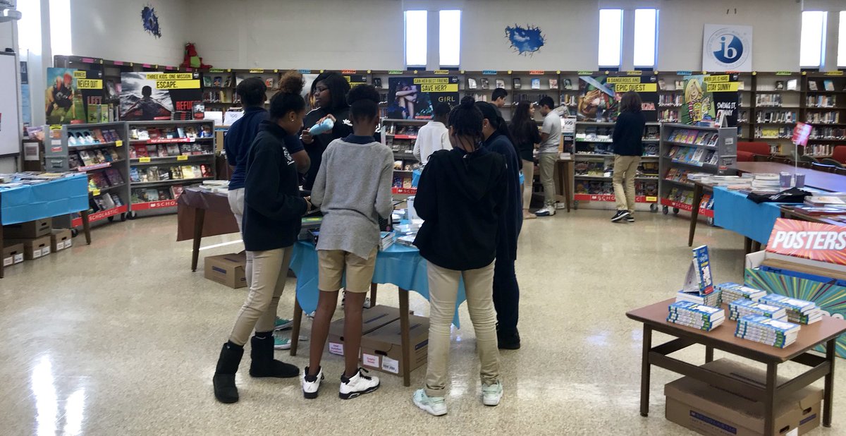 AMSLibraryReads's tweet photo. Tomorrow is the last day of the book fair! #AMSReads #ThanksforhelpingtheLibrary https://t.co/NuWbIbEWa7
