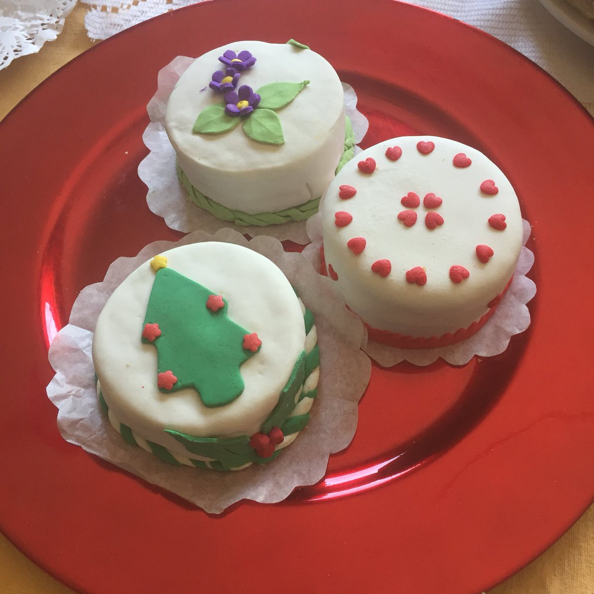 stgomujer's tweet photo. Así cerro el curso de “Repostería fina” de la Escuela de Emprendedoras. Felicidades! https://t.co/xSfug52QEs