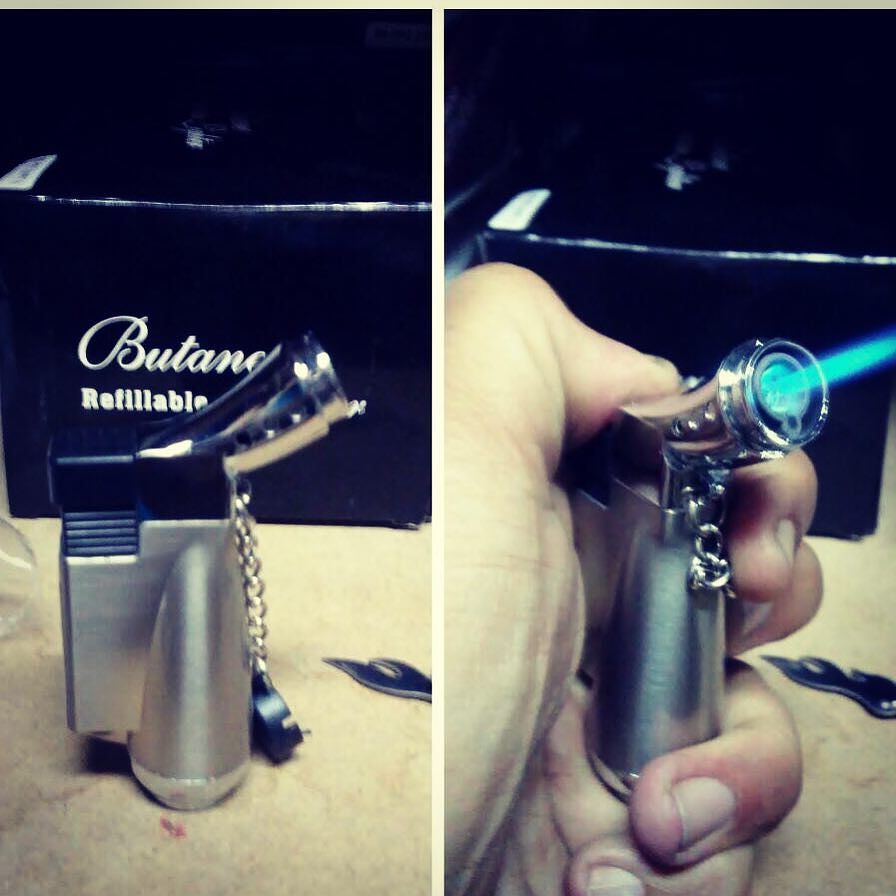 purosmarket's tweet photo. Para un encendido perfecto de tus puros, habanos y pipas un #jetflame es la mejor opción 👍🤠🔥💨💨💨 Disponible en @tabacostore . Order Now: purosmarket@gmail.com #encendedor #torchlighter #tabacovenezolano #cigarsaccessories #cigar #butane #cigaraficionado #Venezuela #neonbu… https://t.co/klWjPEufzF