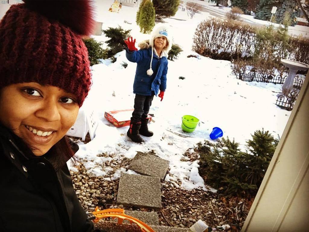 vatsalasinha's tweet photo. On a warm November day we pretend that all that white is actually sand 😂🤣😂
Getting out to get some chilling warmth!
#edmonton #winter #snow #notsand #yegfamily #yeggers #yegartist #localbusiness #edmontonartist #mommyandson #doubleduty #albertacurve… https://t.co/FMA98U3m0g https://t.co/Wx0EFOEmjW