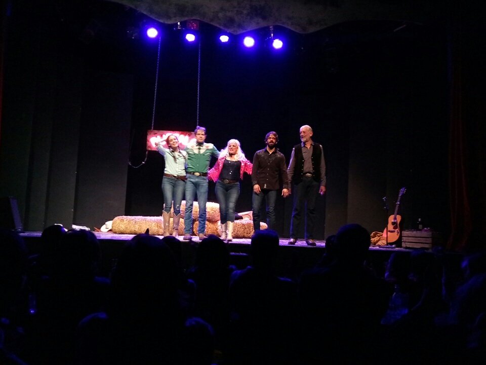 Muy grandesss <a href="/JuanDavilaActor/">Juan Dávila</a> Y <a href="/RQRteatro/">Buffalo</a>