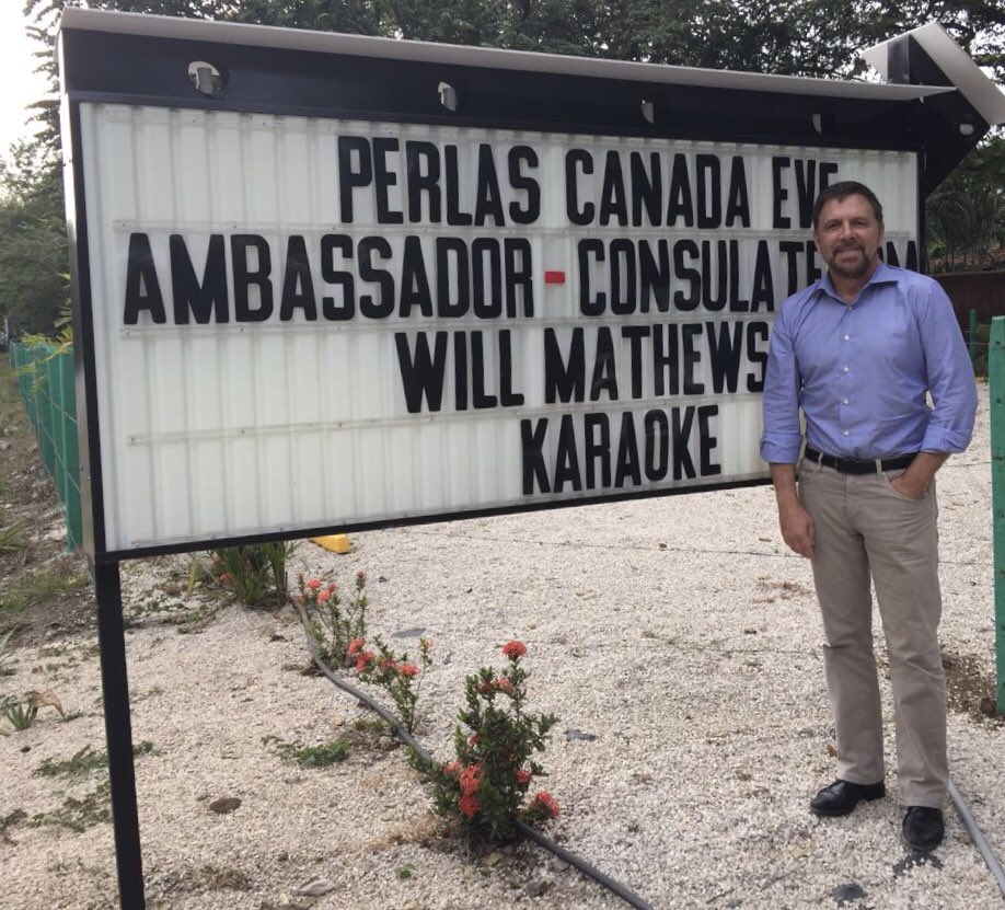 JKHillCDA's tweet photo. Estoy en los titulares! Fue grandioso conocer a la comunidad 🇨🇦 en Guanacaste durante la gira consular. Gracias especiales a Mel y a Ray por recibir la “Noche Canadá” en el legendario “Perlas”, en playa Potrero. (#WillMathews es un cantante mucho mejor que yo 😊) https://t.co/pfxFxIG4dB