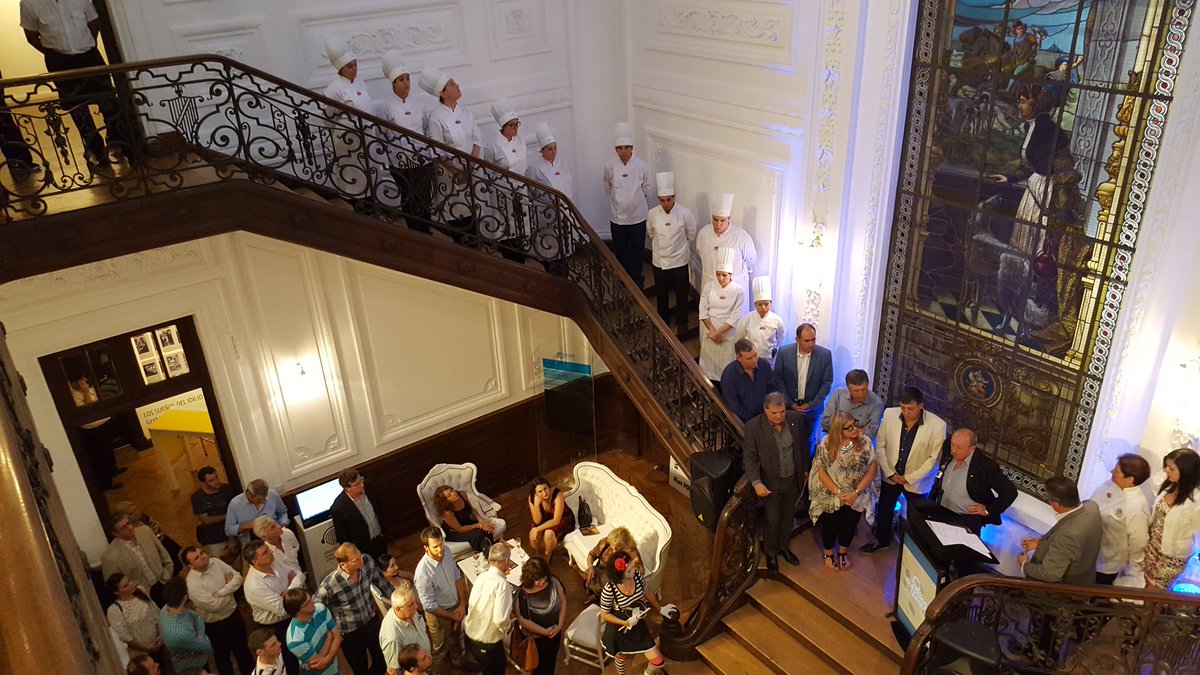 Habla <a href="/villanopab/">pablo villano</a> presidente de <a href="/Apymel/">APYMEL</a> en este segundo encuentro de #NuestrosQuesos #SaboresCordobeses en este segundo día del evento que promociona los quesos que se elaboran en nuestro territorio