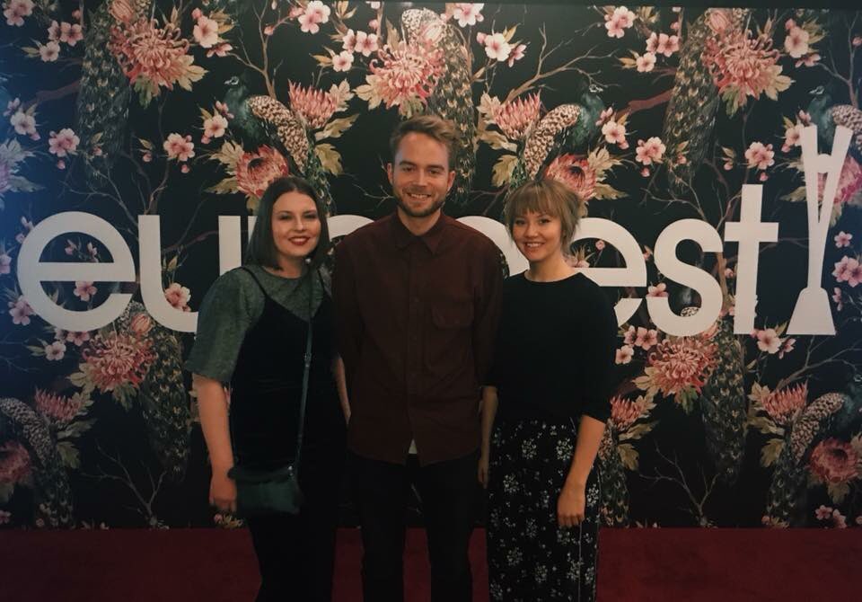 Miltton's tweet photo. Our women and man in London (half of the @donttellmartti team) after hearing about the #Eurobest bronze, but before #EEA2017 best viral campaign AND Grand Prix. #äläkerromartille #pr #marketing https://t.co/0vPoYTP6P9