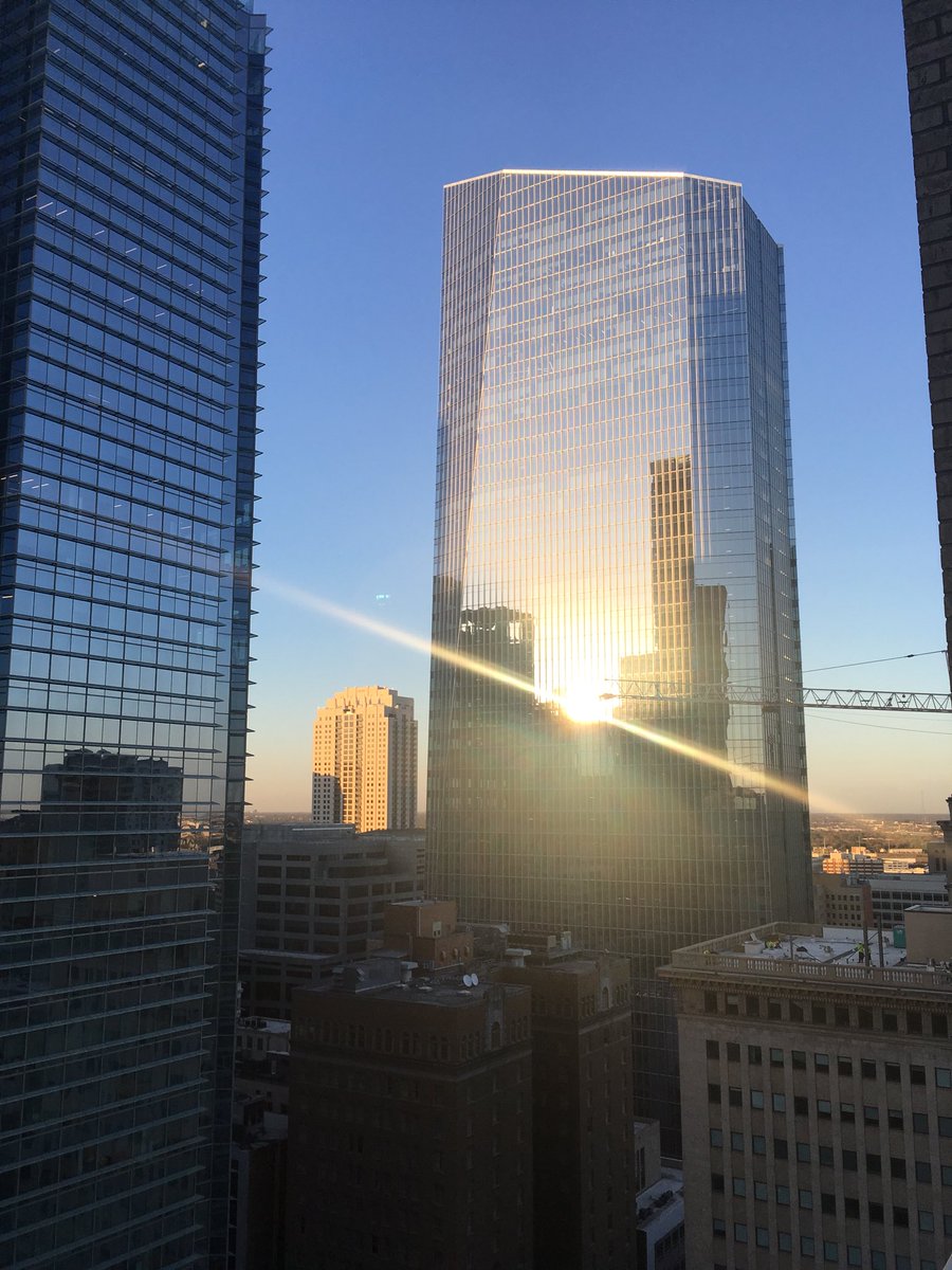 cmoney_htx's tweet photo. @Hoggbirds in @DowntownHouston is my new favourite spot. @PickardChilton’s #609Main doesn’t look too shabby from up here either https://t.co/W0aCzFyX1F