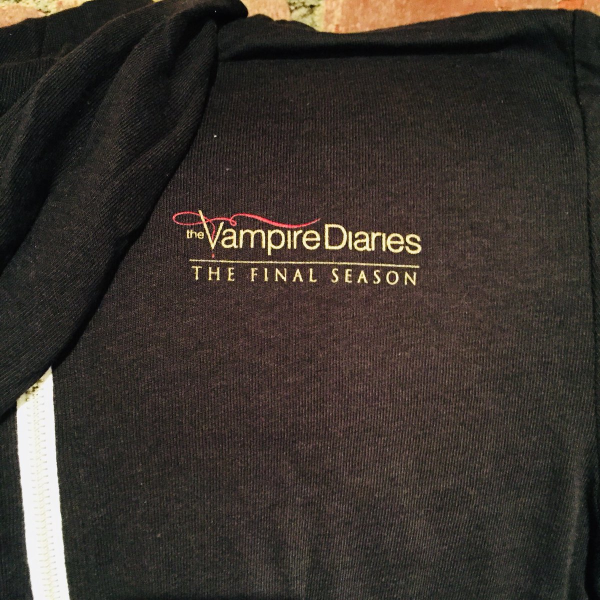 OGsWriters's tweet photo. Want a cast &amp; crew hoodie from the final season of #TheVampireDiaries? Like @julieplec said ~ send us a screenshot of your donation to UNIDOS or tell us about how you’re helping the people of PR! https://t.co/brY6AIsCV2