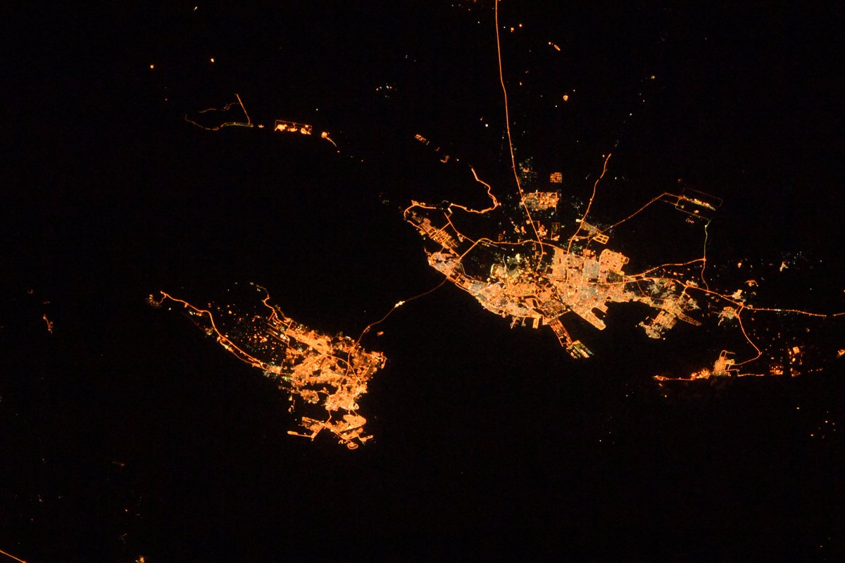 Good night from <a href="/Space_Station/">International Space Station</a>.  Bahrain and Dammam.