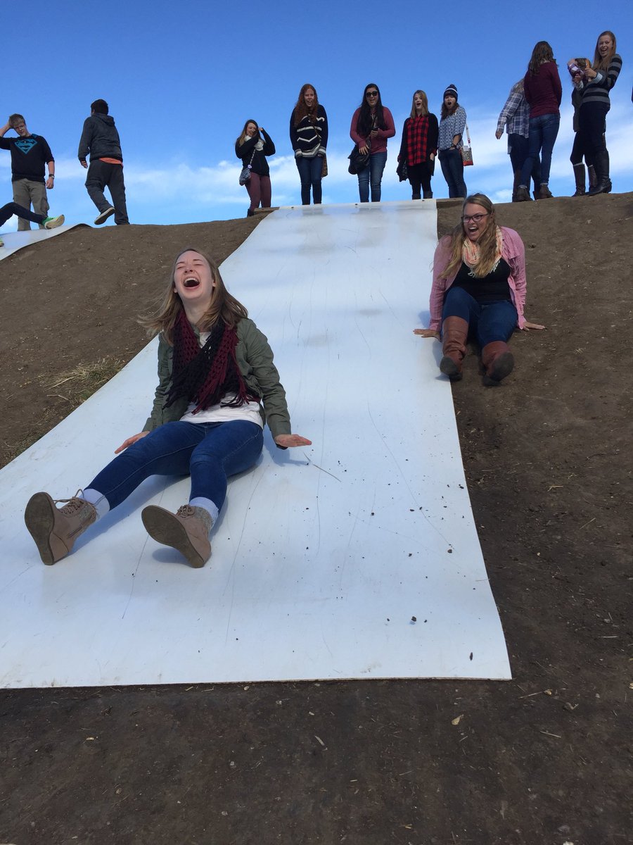 darianwolken's tweet photo. #ThrowbackThursday to the cider mill last year because this is one of the best days of my life all thanks to axo ❤️💚 #BUPPC https://t.co/R5xnP3tKVu