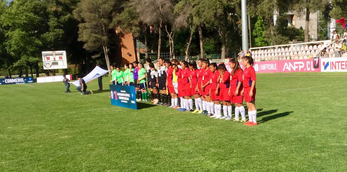 MindepTarapaca's tweet photo. No se pudo: Colegio Deportivo de #Iquique perdió 0-2 la final nacional de fútbol femenino Sub16 de los #JDE2017 ante Liceo Marta Donoso de Talca @MindepChile https://t.co/8PbAHowsJg