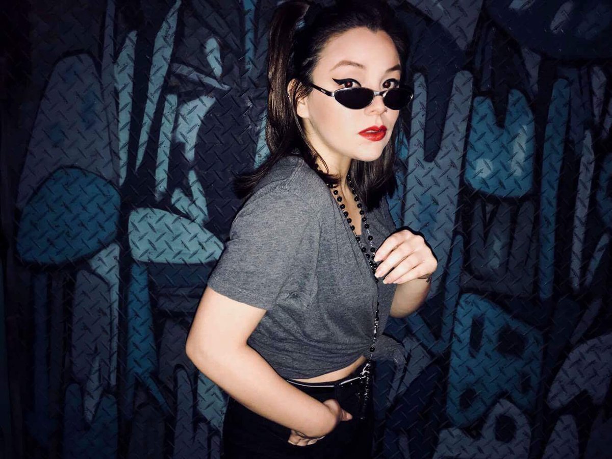 vaniazh's tweet photo. Vintage shades are the best⚠
#vintage #vintageshades #sunglasses #style #streetstyle #fashion #personality #attitude #picoftheday #ootd #outfit #look #dailypic https://t.co/B6J04JwNGv