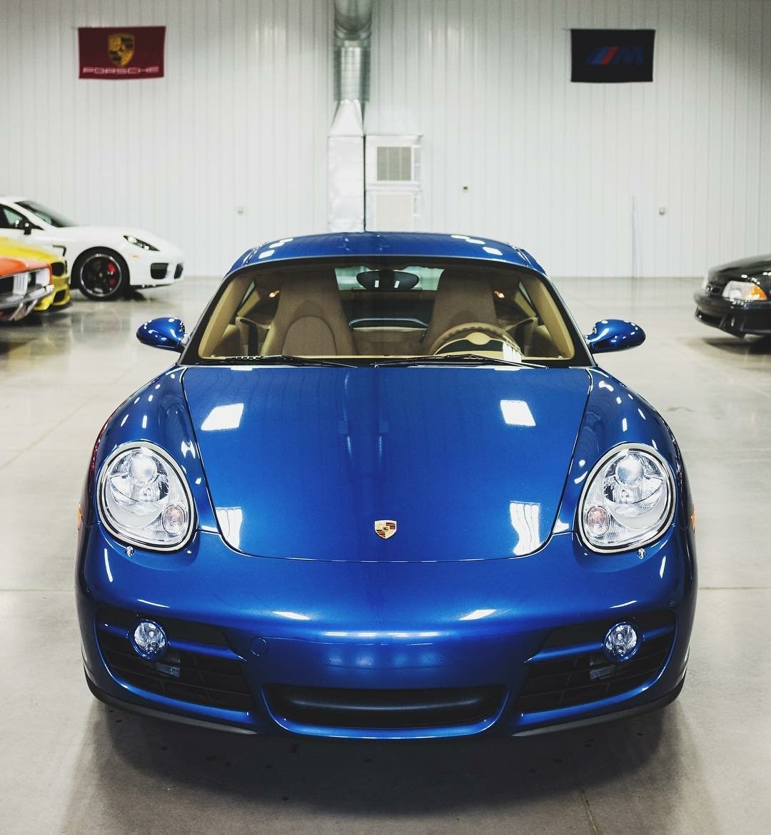 PcarWorld's tweet photo. 📸: cantechautomotive on IG - Something about cobalt blue🔵
-  https://t.co/L2RWvNt6d9
-
#porsche #porscheclub #pcarworld #porsche911 #watercooled #cayman https://t.co/llICc9bGBA