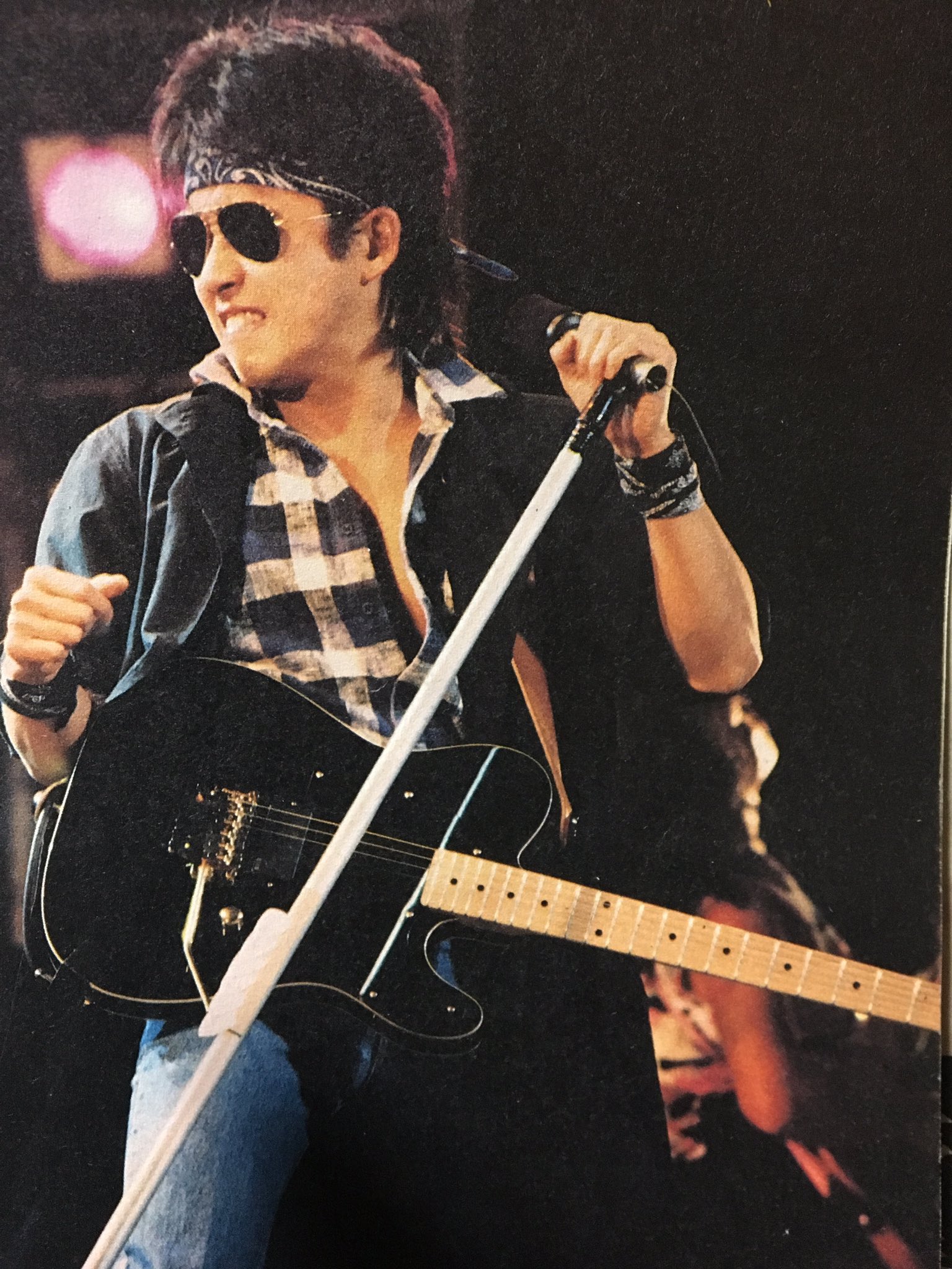 仲哀 団長 お巡りさん 浜田省吾が Frtにemgのアクティブハムで 1 Pu 1vol仕様の 違法テレキャスターを 使っている決定的証拠です あ そうですか 30年以上前だから時効ですか でもいつの頃も ハマショーはカッコいいなぁ 浜田省吾