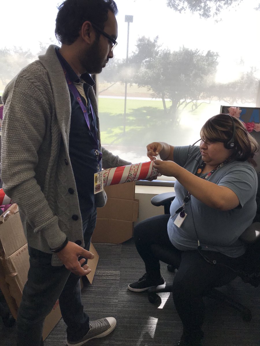 JLTXDALLAS's tweet photo. Yes,yes,yes,the wnp team is very excited about Christmas decorations! 🎄🎅🏻❄️
@NekikaD @MetroPCSDallas @Greg_MPCS @rgaynier @UralisaN https://t.co/zTrvjQVzta