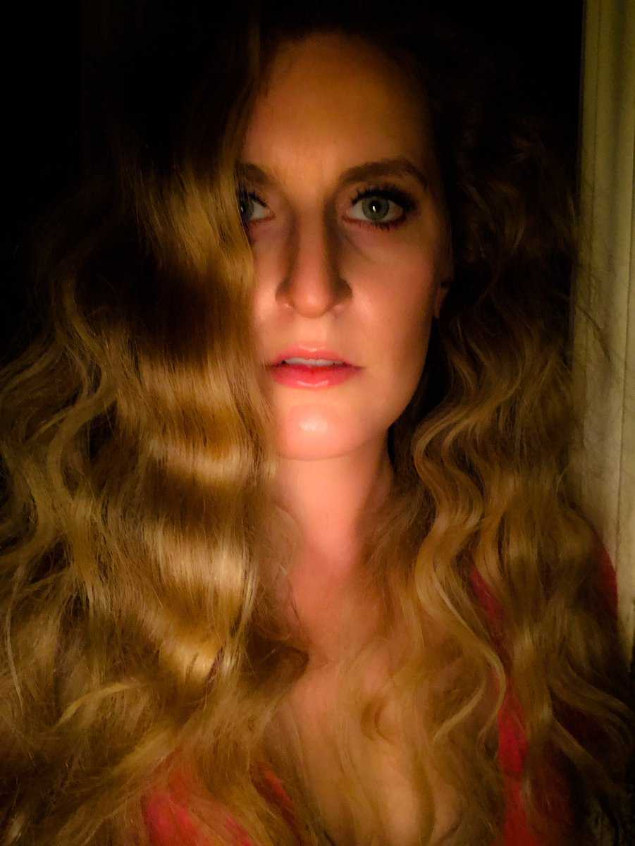 sarahdwylie's tweet photo. #DRENCROM #Actress #actorslife #love #immersivetheatre #TheatreJobs https://t.co/Uaj2yvr2SW