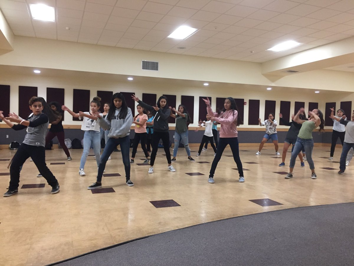 R9Liza's tweet photo. #afterschool dance club at San Marcos Middle practicing for their community performance this weekend. #R9asp https://t.co/GetqS7EDZ9