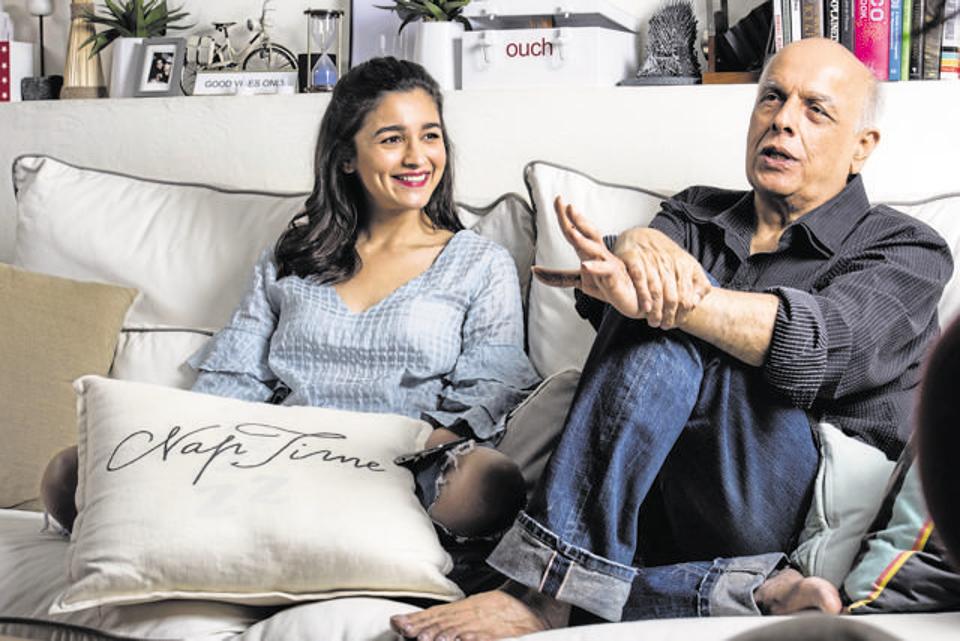 Aliaa_is_love's tweet photo. Princess Bhatt with daddy Bhatt! ❤ https://t.co/iFnAy1msAa