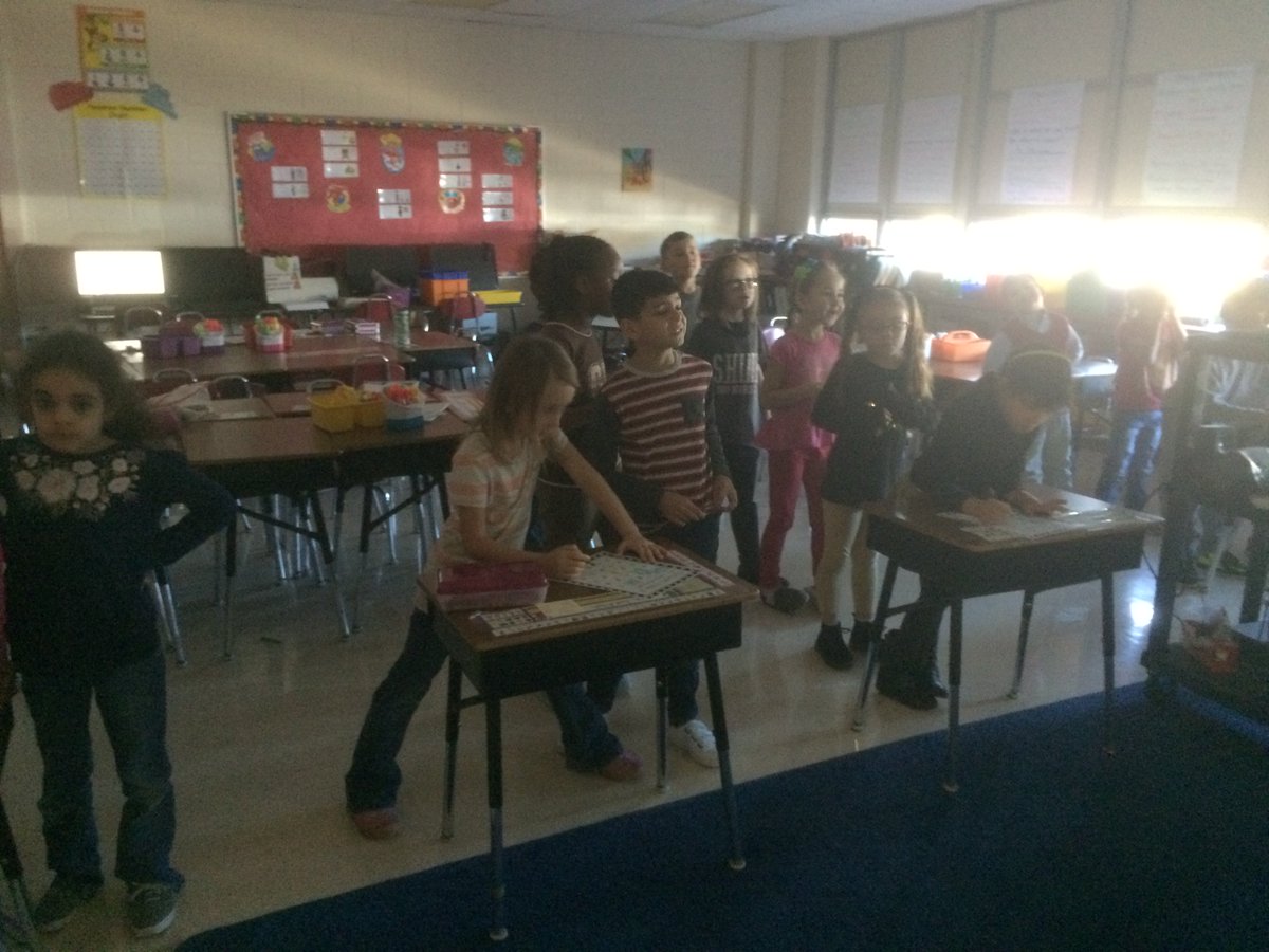 TEdging's tweet image. 1st grade fluency fun!💚👏🏻#D109Pride