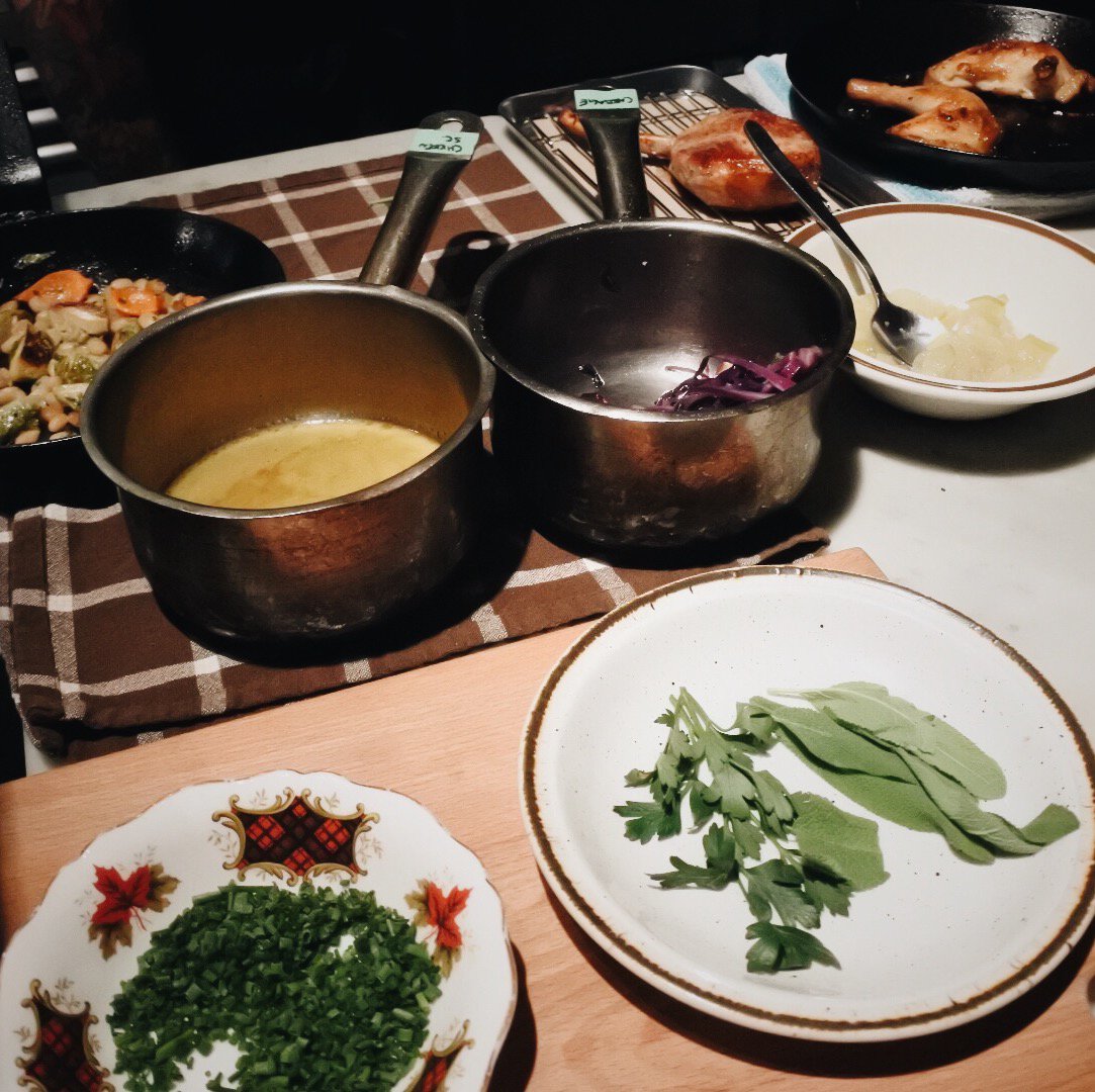 pourhouse_van's tweet photo. Itโs as easy as throwing a few simple, good ingredients in a pan.
#PourhouseVancouver | #Plainandfancy fare in #Gastown. https://t.co/b9WN2ks8YY