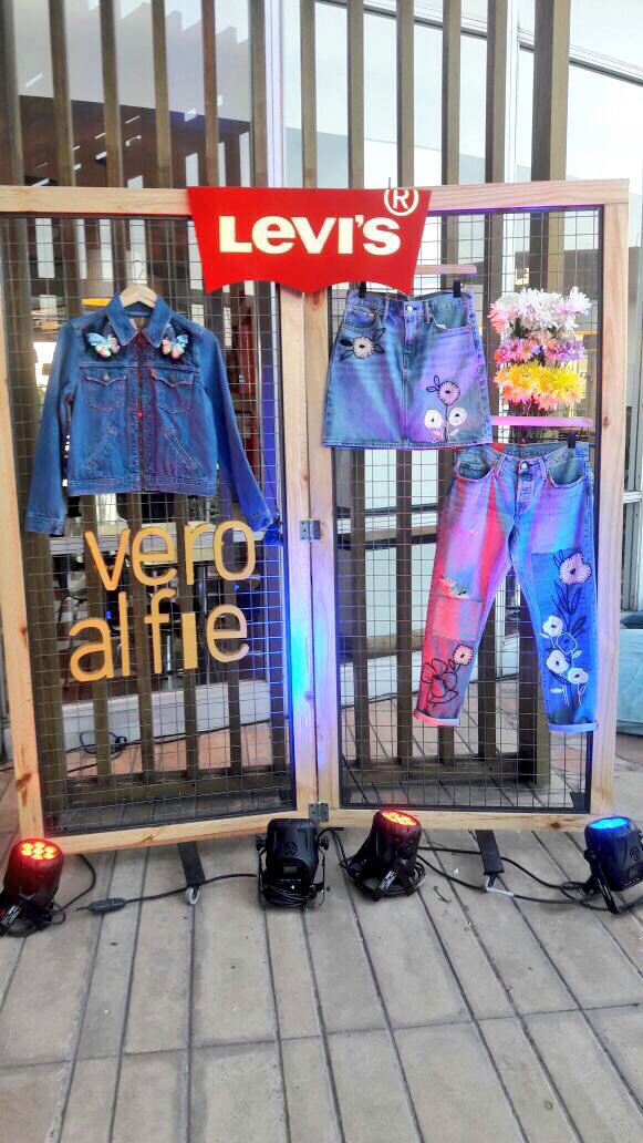 La colección de Levi’s y Vero Alfie está integrada por 2 líneas, que se combinan en looks con aires vintage y el toque crafty de la diseñadora 👖🔴