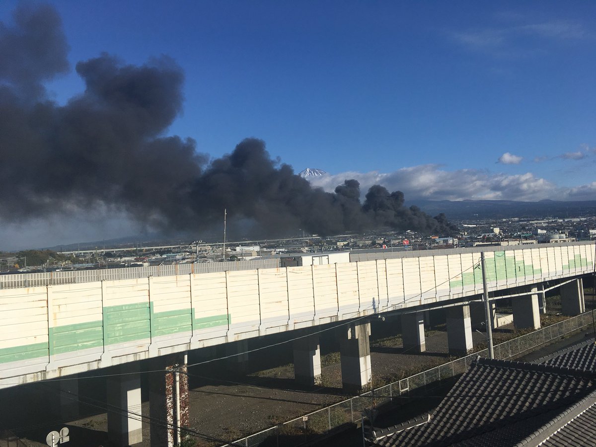 12 1静岡県富士市の化学工業で爆発火災発生 家が揺れるほどの爆発音 震えが止まらない 現地の様子 画像まとめ 追記あり Togetter 12 1静岡県富士市の化学工業で爆発火災発生 家が揺れるほどの爆発音 震えが止まらない 現地の様子 画像まとめ 追記あり Togetter