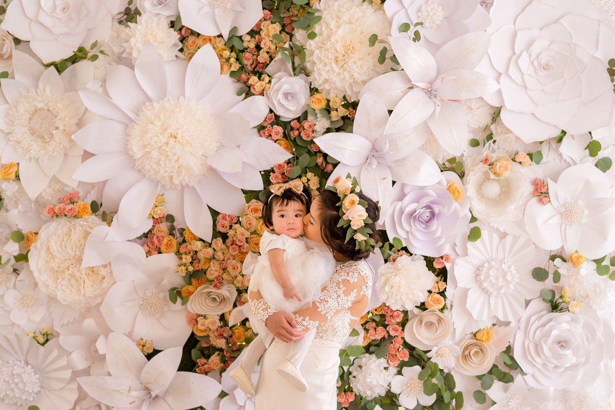 Dapper and Dolled (@dapperanddolled) on Twitter photo We are completely mind blown at how one photos can be so stunning! Thank you @composurestudios for giving us this photo. Amazing floral work by <a href="/TMengesDesigns/">TamaraMengesDesigns</a> Designs. #weddings #floraldesign #ido We are completely mind blown at how one photos can be so stunning! Thank you @composurestudios for giving us this photo. Amazing floral work by <a href="/TMengesDesigns/">TamaraMengesDesigns</a> Designs. #weddings #floraldesign #ido