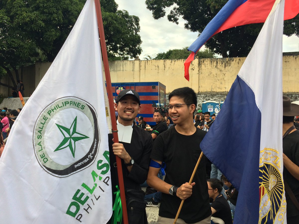 anchoresaway's tweet photo. 'Yung talagang kalaban dito, 'yung injustice, poverty, at marginalization. See you sa Game 3, La Salle and to future mobilizations. 
TB to #EDSA31 

(c) @johnoranga_mw  (for the first photo) https://t.co/eIo4IZkwI0