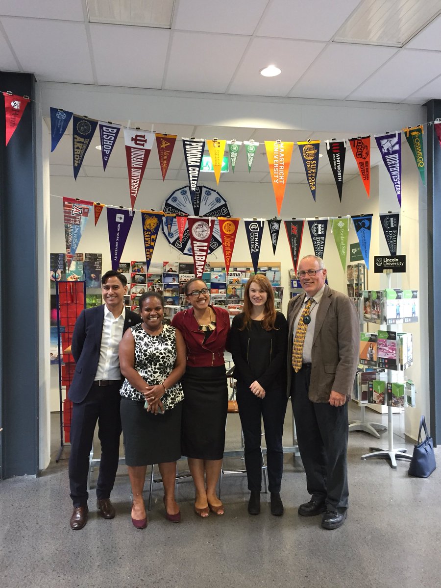 educationusanz's tweet photo. End of an awesome #EdUSA sub-regional huddle! Showing education advisers from Australia, Samoa, Fiji, Korea some 🥝 hospitality. https://t.co/W5OphKW2k8