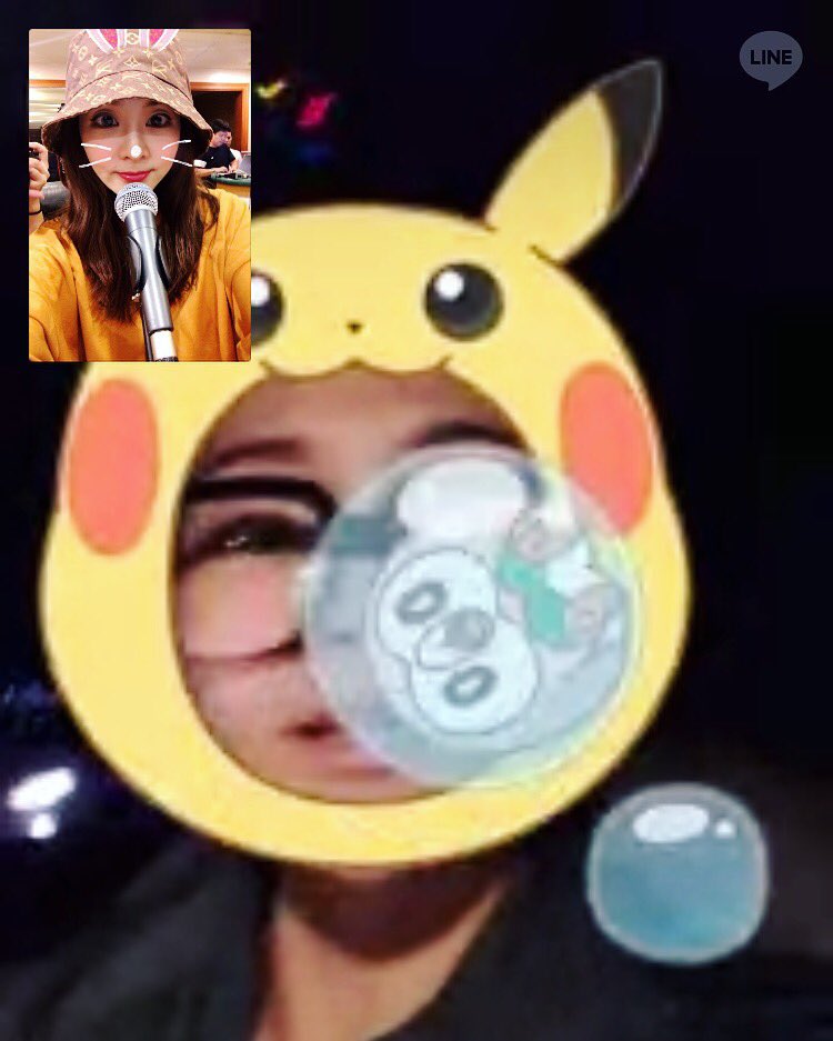 krungy21's tweet photo. 리허설전 마음의 안정을 위해 리다와 전화통화 📞 항상 힘이되어주는 채린이~ 😘 덕분에 에너지 뿜뿜!!! 👊🏻 video call with our leader CL 💕 made me feel much more secure and confident about my performance later. Love u!!! https://t.co/0H4glC1av9