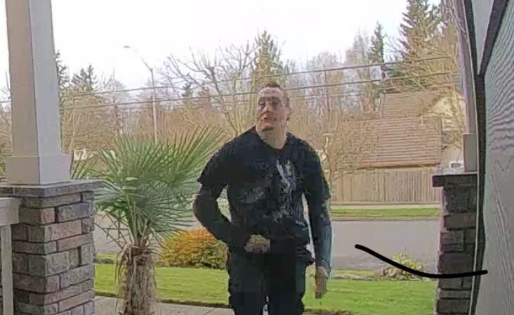 PuyallupPD's tweet photo. This package porch thief has been identified. Our detectives are currently looking for him. When we find him we have a new set of jewelry for his wrists, breakfast in bed, and a new outfit waiting. Thank you for your support with your tips today https://t.co/Gt0KOXxiXQ